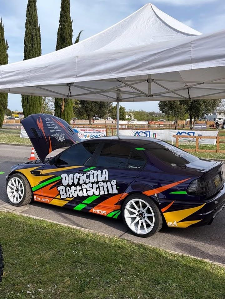 BMW Drift: grafica CarVinyl montata sulla carrozzeria